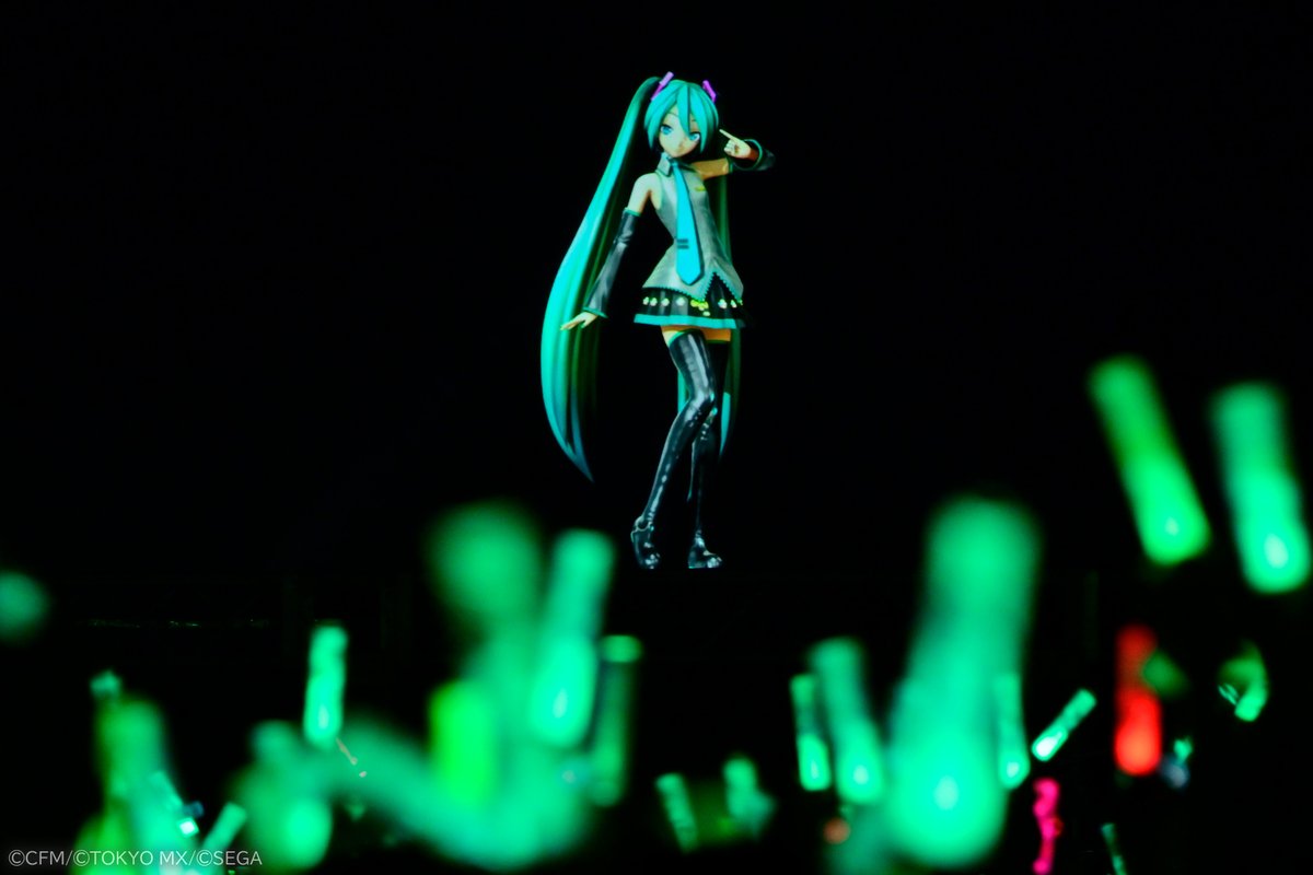 magicalmirai's tweet photo. ＜まもなく終了＞
初音ミク「マジカルミライ 2026」TOKYO会場のライブの立見チケットの追加販売は本日【8月10日(月)23:59】まで！
WEB受付のみとなり、受付期間終了後、抽選となります。

対象チケット：立見（立ち位置指定）

🔽お申込みはコチラから
https://t.co/kzqVBAnIBS

※ライブチケット単体での販売となります。企画展チケットはセットになっておりません。
※立見エリアは座席図に記載のない位置になります。
※写真は前回開催時のものです。

 #マジカルミライ2026 #初音ミク #鏡音リン #鏡音レン #巡音ルカ #MEIKO #KAITO