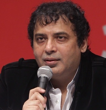 IftpcM's tweet photo. Happiest Birthday to the actor, director & producer Girish Malik. "Wishing you continued creativity and many more cinematic milestones.” @girish_malik
#IFTPC @rtnjn @JDMajethia @nitinpvaidya @RameshTaurani @nrpachisia @tsunami_singh #SajidNadiadwala #SureshAmin https://t.co/GbBlUr2TQ2