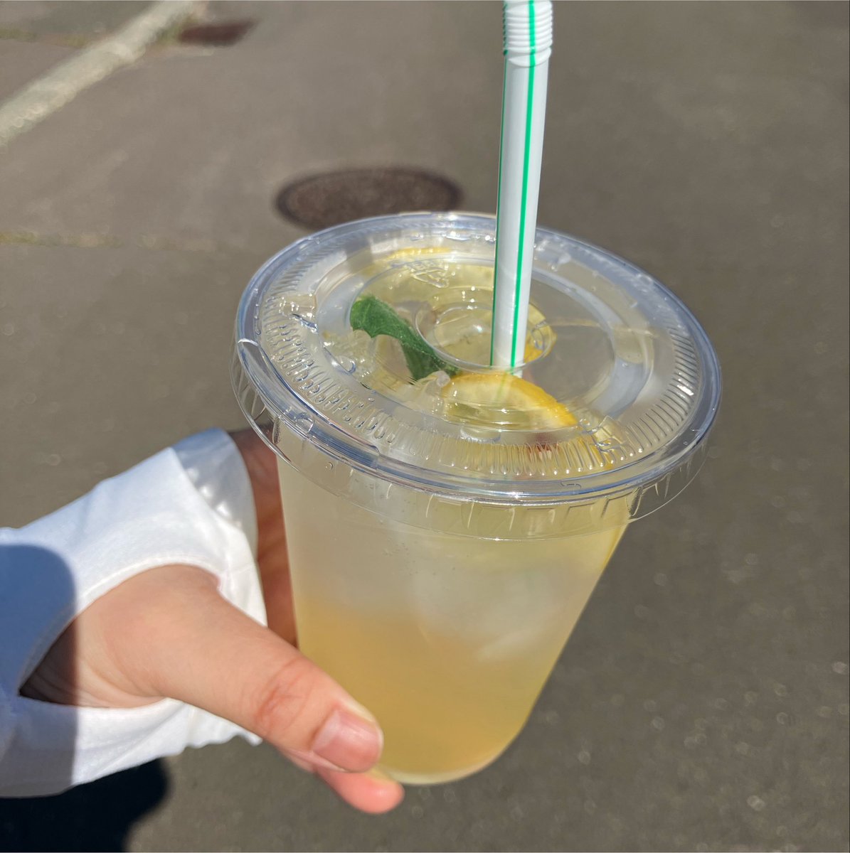 eo_o7v's tweet photo. 🍋🍯🫧 https://t.co/YoTNwYMKX4