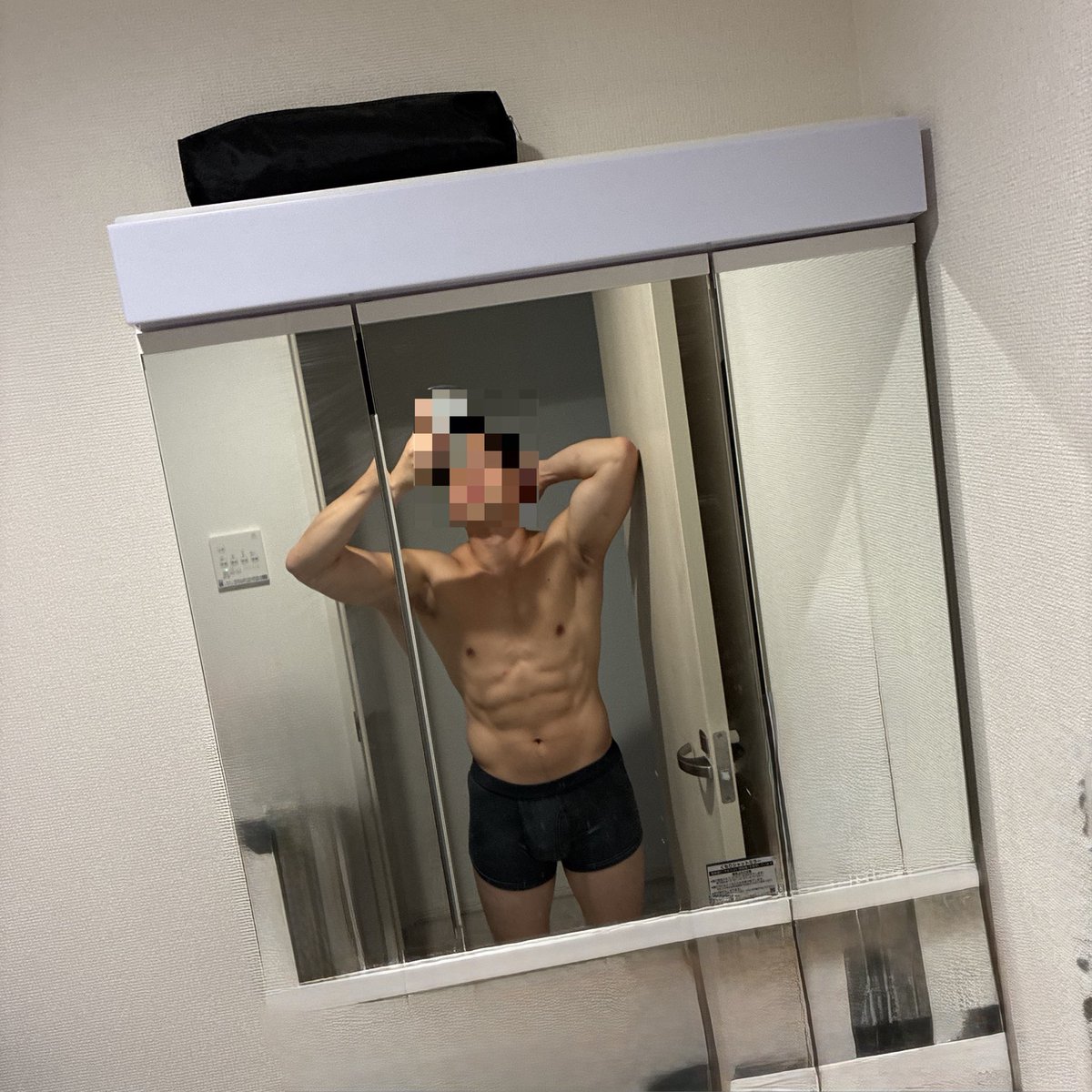 OniPressTre's tweet photo. 筋トレおわり
日焼けすると筋肉がわかりやすいな
この後走ろう

#筋トレ #筋肉 #モチベ #ダイエット https://t.co/gWm5VCnws7