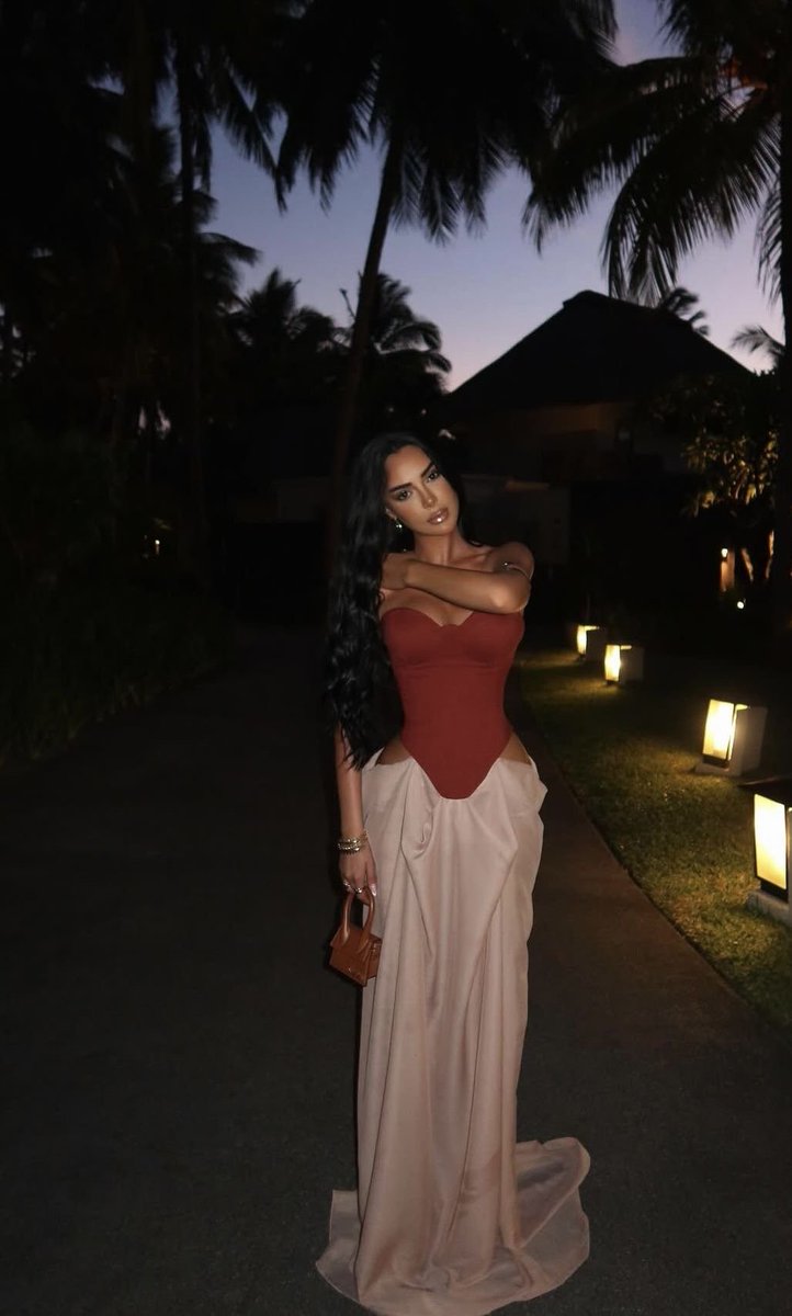 onetruelave's tweet photo. tropical nights https://t.co/4ILxlQaF4q