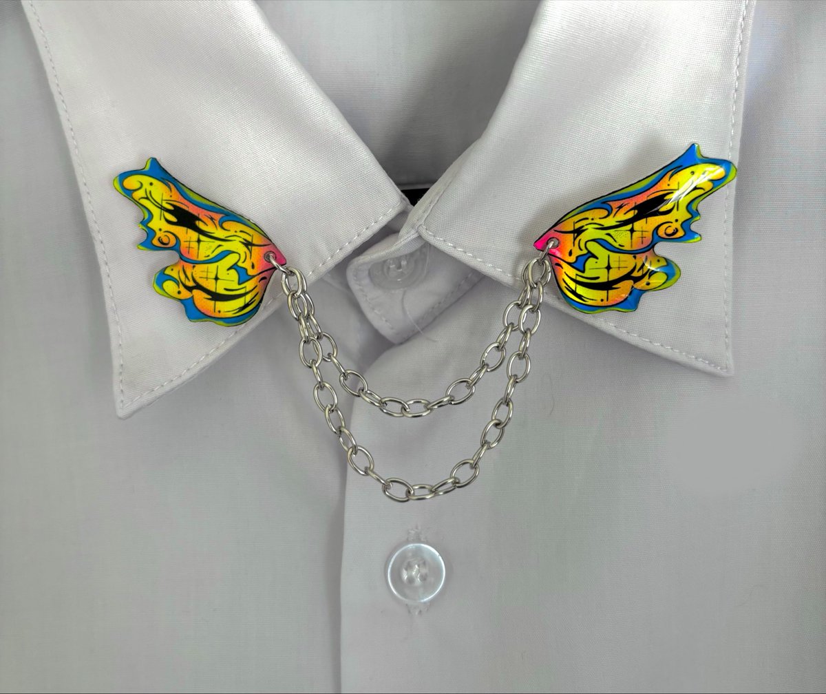 Dizzyy2C's tweet photo. collar pins will available at #tomoland ‼️ https://t.co/IVVQtVsaam