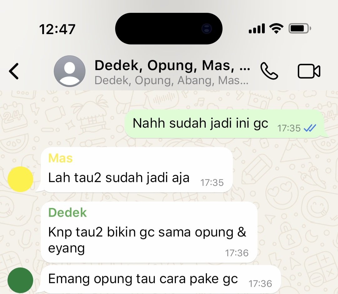 IcedLatte7777's tweet photo. TW//CW: Disusupi lore (ytta).
#Stormlens as Old Married Couple (Opung & Eyang), with Sun,Beer,and note as their grandkids!
— Dititipin ke Eyang (Part 1)
Implied! #Sparksun , implied! #Notefour https://t.co/iFZCHyG7JT