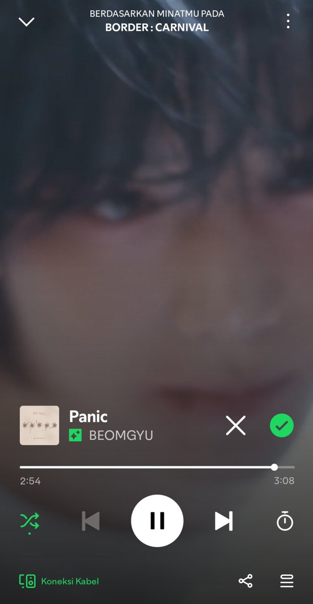 chouk1ess's tweet photo. hari hari dengerin lagu my bini gweh, hidup ky anjink, untung ada my bini https://t.co/UH2DF8cVKX