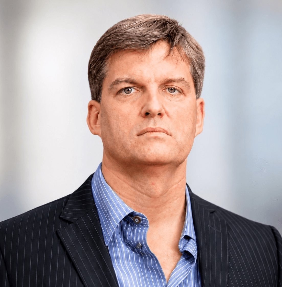 USronaldcarter's tweet photo. 🚨 THE MAN WHO CALLED 2008 JUST SAID THIS RALLY LOOKS LIKE 1987. 

Michael Burry — the guy who shorted subprime before anyone believed him and turned $1,300 into $100,000,000 personally — just went public again.

His words: "near a major top, and possible a 1987-type fall."

Let that sink in.

💀 Dow fell 22.6% in ONE DAY on October 19, 1987
💀 S&P dropped ~20.5% in that same single session
💀 No recession caused it — just leverage unwinding all at once
💀 He's saying the SAME setup is forming right now

⚠️ S&P just hit a fresh record high — first since June
⚠️ Nasdaq up nearly 5% in TWO trading days
⚠️ This exact 4-day 5% surge pattern has only happened 3 TIMES before — 1999, 2000 near the dot-com top, and 2020
⚠️ He's still short SOXX, Micron, Nvidia, Caterpillar, Palantir, Tesla, Applied Materials — ALL profitable except Nvidia

His own warning: "the market going up on falling volatility forces vol-targeting funds to leverage up, and brings leverage from other momentum strategies into play."

He's not guessing. He shorted Amazon in 2000 before the -80% crash. He shorted housing in 2005 and rode out an investor revolt before banking $100,000,000.

"Again, shorting is not for everyone. I must short. Most should not."

Record highs are exactly when he's been early before.

I'll keep you updated as this unfolds, turn on notifications this is EXTREMELY important.
