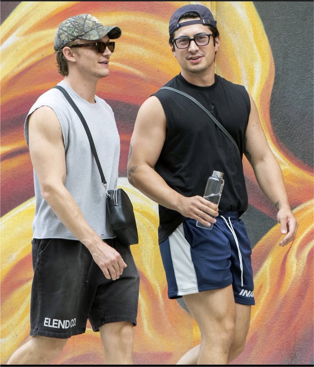 Rainbowreedeem's tweet photo. These Two Live Together, Shop Together, Gym Together, Walk Together Day And Night,They are Literally Boyfriends. https://t.co/9c64OBKSUQ