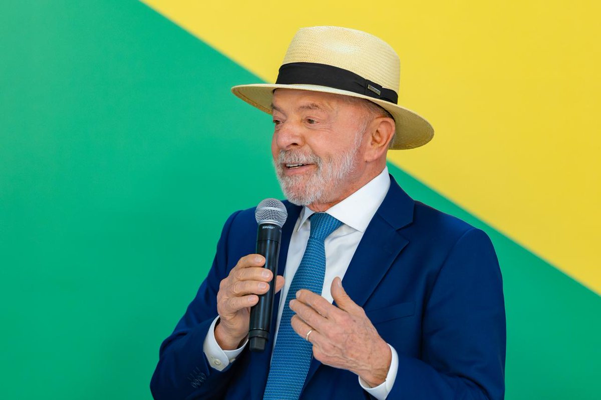 LulaOficial's tweet photo. Sancionei hoje a lei do "filtro de relevância" do Superior Tribunal de Justiça (STJ). Na prática, o tribunal passa a priorizar decisões sobre leis federais que afetem a sociedade como um todo e evita que recursos sobre questões sem impacto mais amplo ocupem a pauta da Corte. Menos burocracia, mais rapidez. A ideia é reduzir processos repetitivos, uniformizar decisões e fazer os julgamentos andarem com agilidade.

📸 @ricardostuckert