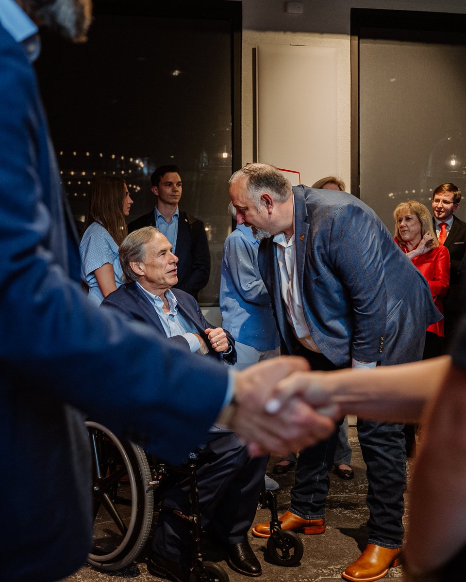 Burrows4TX's tweet photo. Our next stop: Fort Bend County.

Thank you, Governor @GregAbbott_TX, for joining us as we continue the fight to protect our Republican majority in the Texas House.

We’re ready to send Chairman @GatesforTexas and Representative @morgan4texas back to Austin to keep delivering for Fort Bend County. #txlege