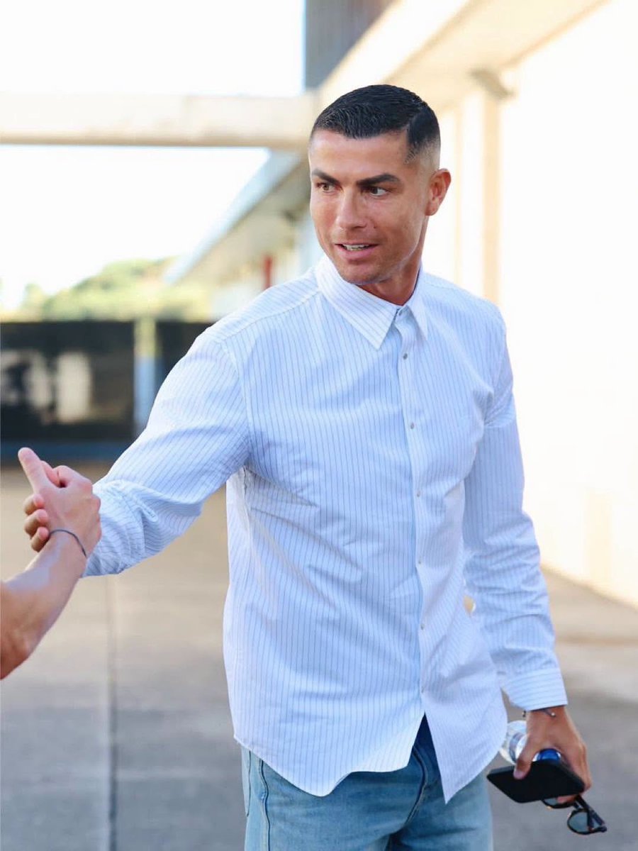 BallinCentral's tweet photo. Cristiano Ronaldo is in attendance for the match between Almeria, the club he owns, and Al Nassr, the club he plays for. 😄😎 https://t.co/bfpRt3nlzB