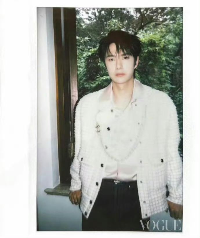ttoonmikwl's tweet photo. น้องป๋อกับรูปโพลาลอยเป็นเบเบี้อู้ดอู้ดมาก

CELEBRATING YIBO DAY
#29yrsWANGYIBO https://t.co/HUfzT3u11Z
