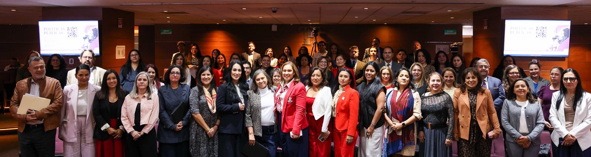 TFJAMexico's tweet photo. Esta tarde se llevó a cabo el panel "Políticas Públicas con Perspectiva de Género: Del diseño institucional al acceso a la justicia", espacio de reflexión sobre la función del #TFJA y la #JusticiaAdministrativa en la revisión de actos de autoridad que afectan la #IgualdadSustantiva, #NoDiscriminación y #EjercicioEfectivoDDHH; momento de diálogo especializado e interinstitucional que reunió las perspectivas de la academia, la sociedad civil y la justicia administrativa, en las voces de @leticia_bonifaz, @FabianaEstradaT, Ana Laura Fierro y Mariana Belló (@oxfammexico).