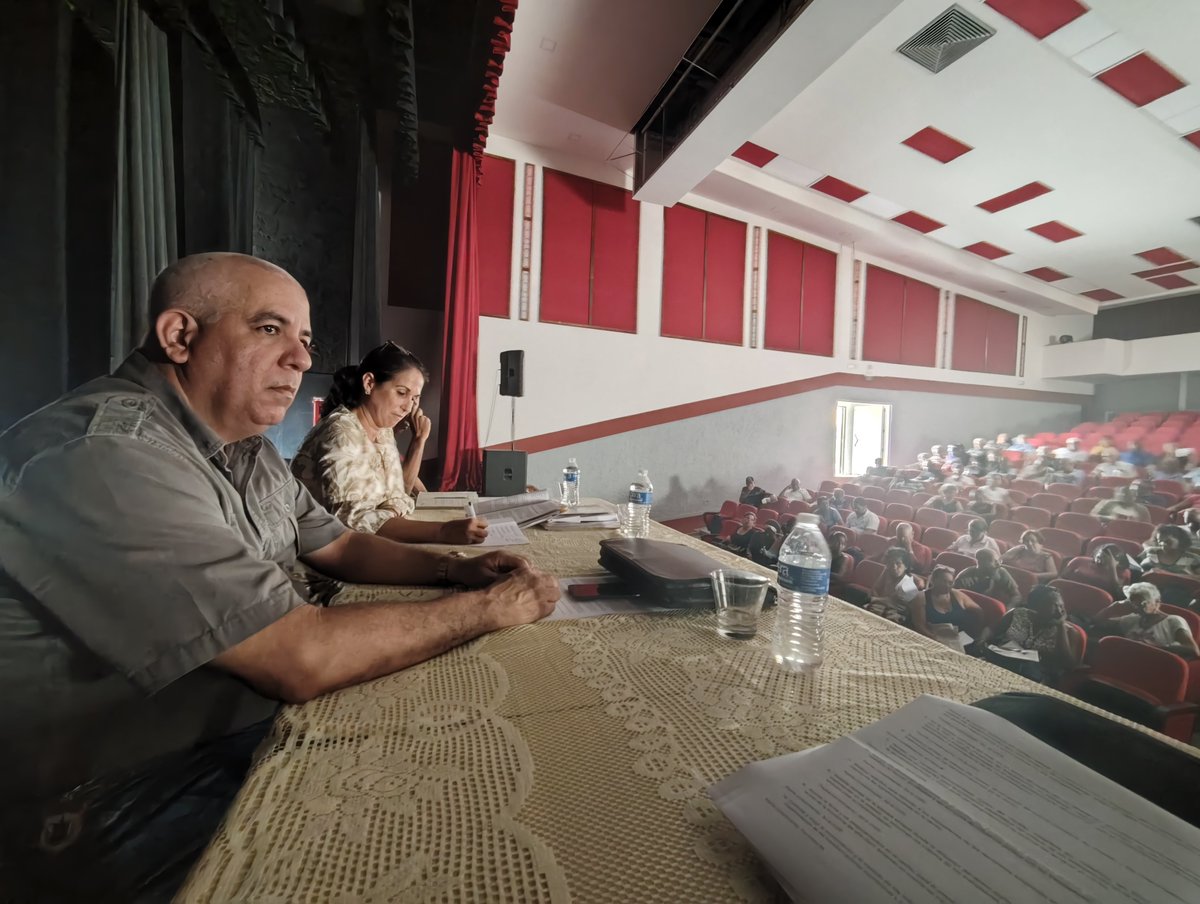 MarisolFFerrer's tweet photo. Se desarrolló en San José de las Lajas la reunión de secretarios generales de núcleos espacio que sirvió para explicar las acciones políticas comunicacionales para la implantación de las transformaciones económicas y sociales. #Mayabeque #100AñosConFidel https://t.co/ztDNAVGRyH