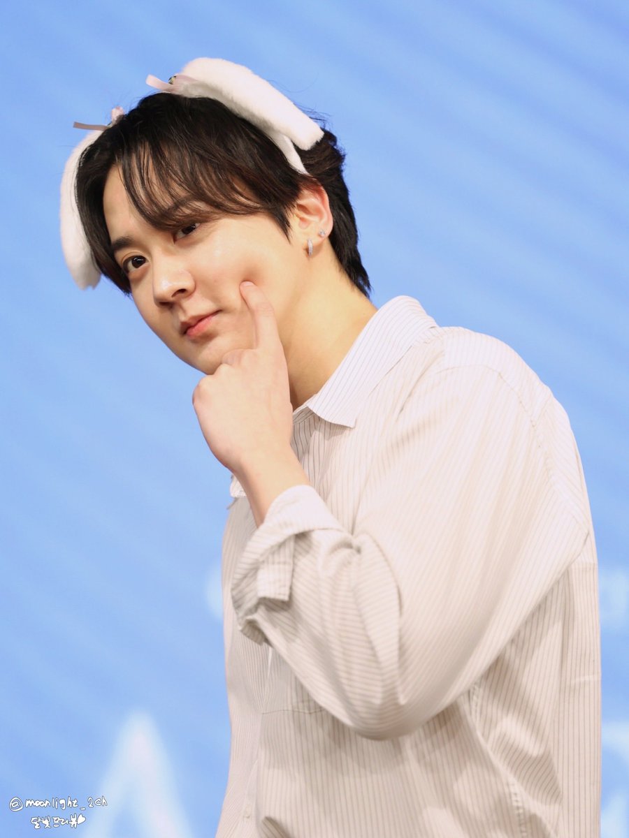 moonlight_2ch's tweet photo. [PREVIEW] 260802 2026 𝘾𝙃𝙐𝙉𝙅𝙄 𝙅𝘼𝙋𝘼𝙉 𝙁𝘼𝙉𝙈𝙀𝙀𝙏𝙄𝙉𝙂 𝙄𝙉 𝙏𝙊𝙆𝙔𝙊 『𝙍𝙀 : 𝙋𝙇𝘼𝙔』 after party 2부 특전회 - 한국식 사인회

🐰✨

#틴탑 #천지 #이찬희 #TEENTOP #CHUNJI #LEECHANHEE https://t.co/7f3cp9Y9WH