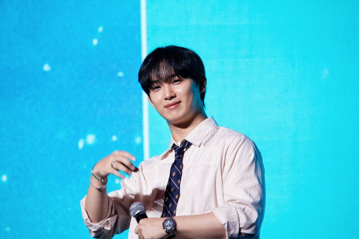 HaruCici0618's tweet photo. 260802 SHANGHAI FM
🐻곰돌이 귀 쑥쑥 키우고 있어🥰🥰

#任炫植  #임현식  #LIMHYUNSIK 
#BTOB #비투비  
@BTOB_IMHYUNSIK https://t.co/k2KOZtcmvw