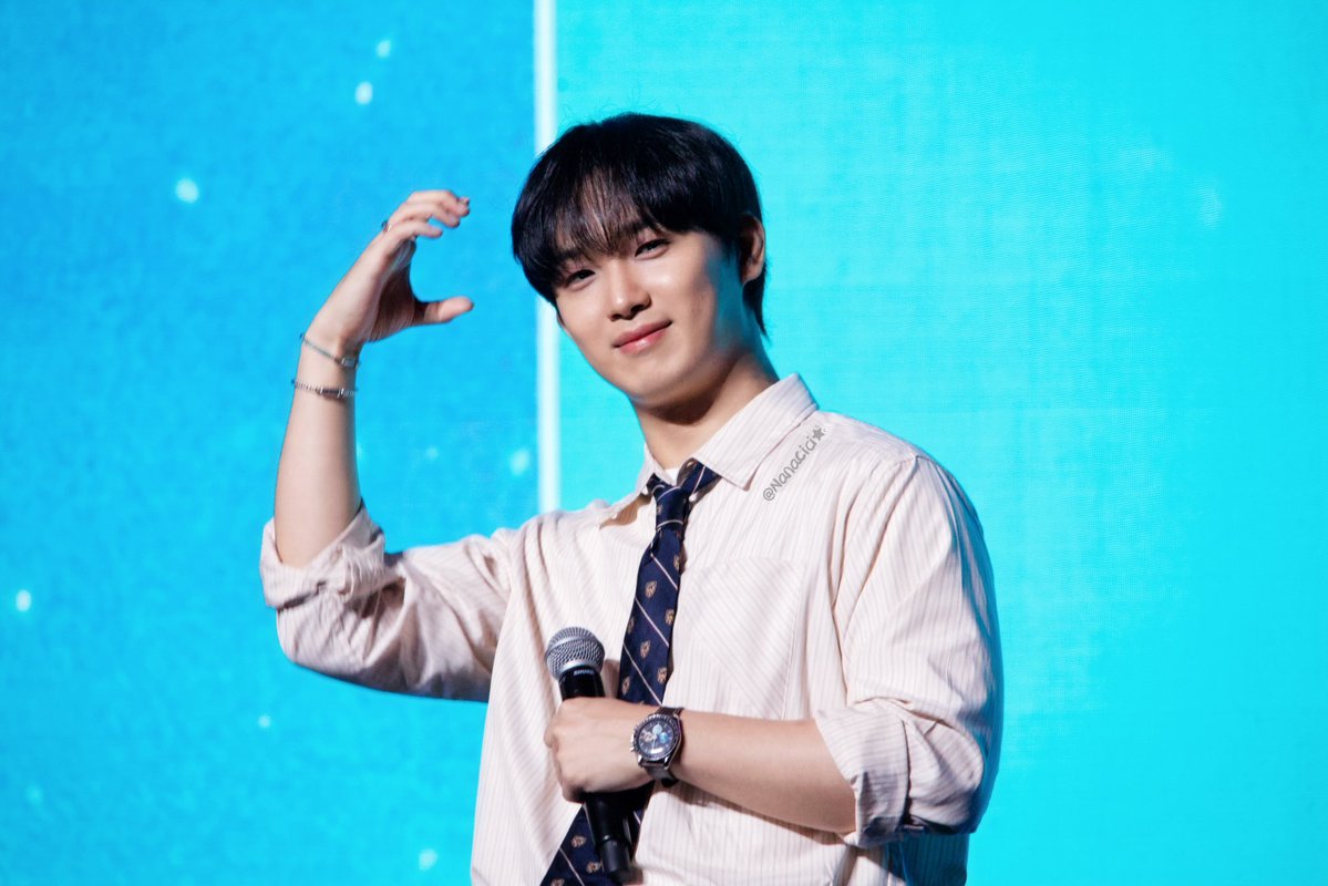HaruCici0618's tweet photo. 260802 SHANGHAI FM
🐻곰돌이 귀 쑥쑥 키우고 있어🥰🥰

#任炫植  #임현식  #LIMHYUNSIK 
#BTOB #비투비  
@BTOB_IMHYUNSIK https://t.co/k2KOZtcmvw