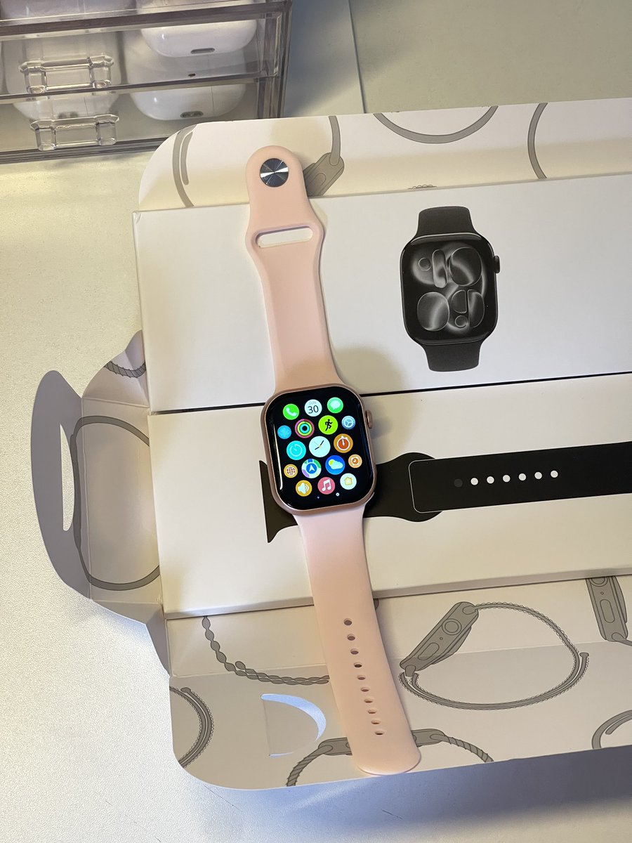 sawanspk's tweet photo. ⌚️apple watch11 990฿ 
พร้อมส่ง 46mm 
มี 3 สี เทา/ดำ/โรสโกล
ส่งฟรี + มีประกันค่า

#ส่งต่อapplewatch #applewatch #applewatchมือสอง #ส่งต่อiphone #ส่งต่อapple #ส่งต่อนาฬิกา https://t.co/KCXi9al1uN