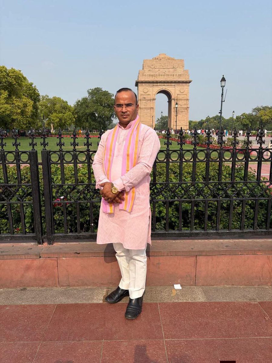 PavanSharm30616's tweet photo. भारतीय जनता पार्टी के अवध क्षेत्र के पिछड़े वर्ग के क्षेत्रीय उपाध्यक्ष बड़े भाई श्री अंकुर राज विश्वकर्मा जी को जन्मदिन की हार्दिक शुभकामनाएं बजरंगबली आपकी समस्त मनोकामना पूर्ण करें आशीर्वाद बनाए रखें https://t.co/k52ibd2H3L