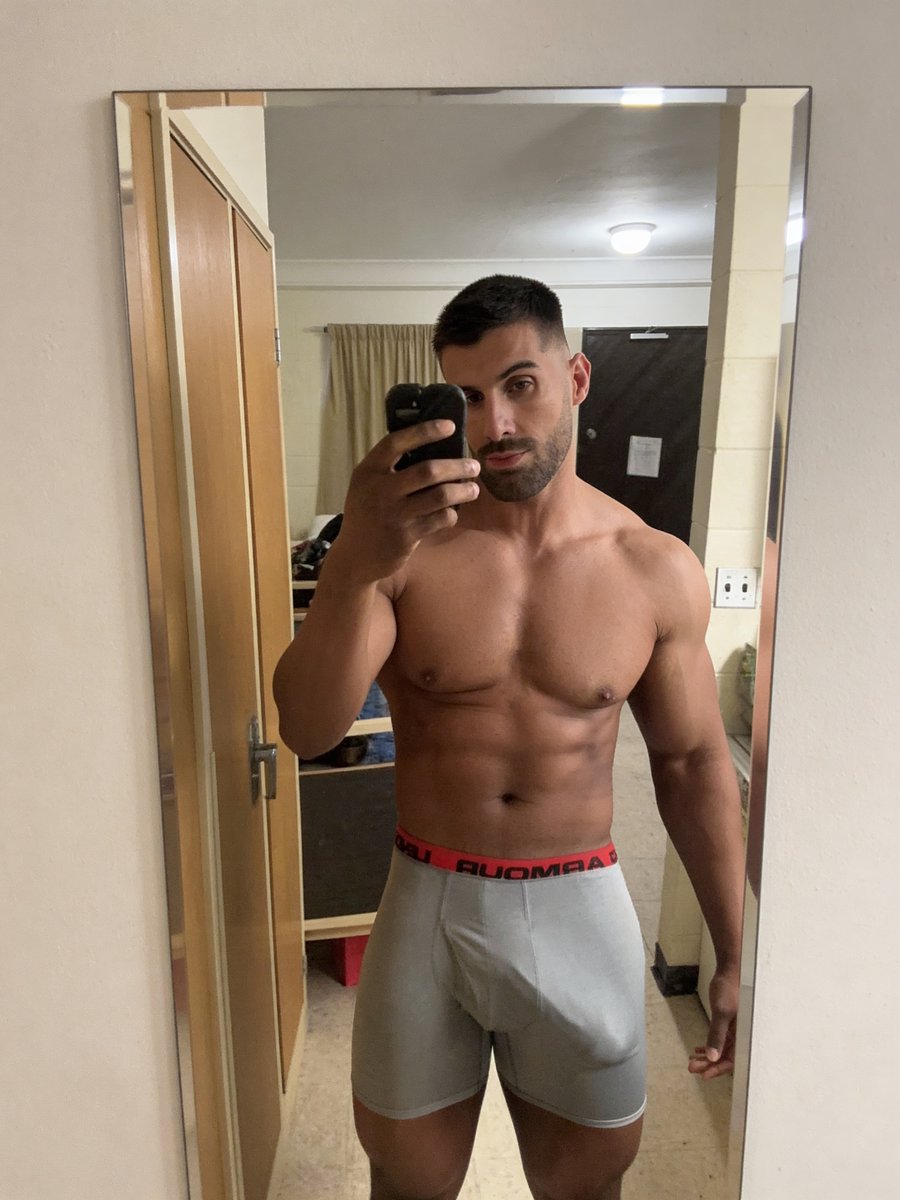 marcecuencaa's tweet photo. F*CK IT, married boys better think twice before peeking at the comments 😈 https://t.co/ZnOLi6Nuc7
