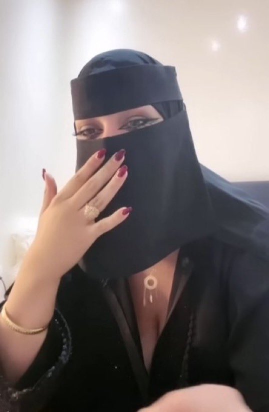 Q81989_'s tweet photo. مديثتك البدويه الممحونه كلمتني قالت لازم نطلع وتمرني هذا وضعها اول ما خذيتها قالت ودني شقتك ابي اخذ شي فجاة دخلت وفصخت قال شق طيزي اركبني🤣🤣🤣🤣🤣🔥🔥🔥تعال خاص فضفض وافضح مديثتك الممحونه وعلمني منو لاتستحي من فحلها وترسل صورها وتقول ب الغلط🤣🤣🤣🔥🔥
#ديوت_بدويٌّْ
#ديااثة
#رعشه https://t.co/x5YOiacNiS