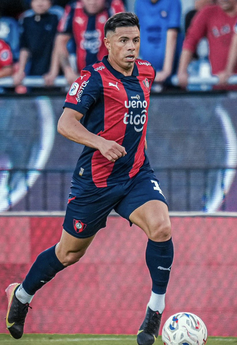 Danymacica's tweet photo. Vía @Wilson11G : Blas Riveros está descartado para el partido contra #Palmeiras.

Al jugador de #CerroPorteño le indicaron que estará 3 semanas fuera.

@rockandpop955
@nanduti
#LaGranJugada https://t.co/GXRKny3N5L