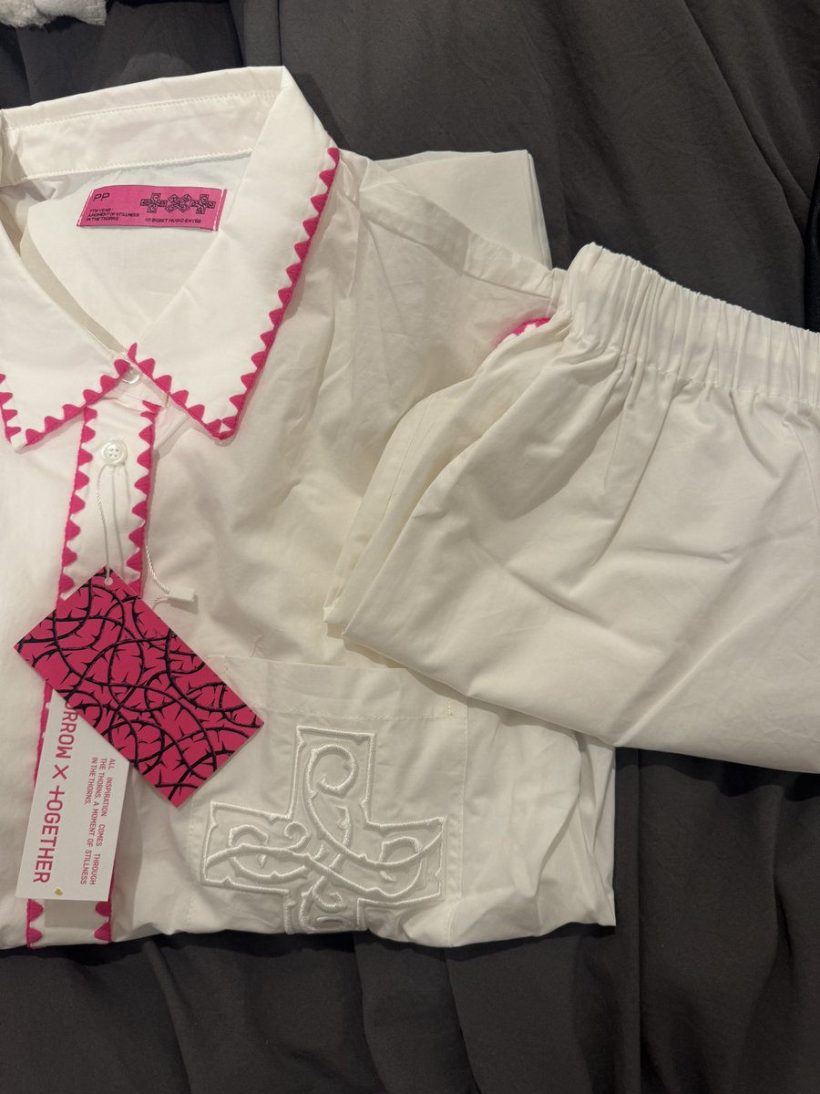 gyudanshi's tweet photo. txt pajamas just came in and i forgot i ordered these? https://t.co/L9IHshXuvX