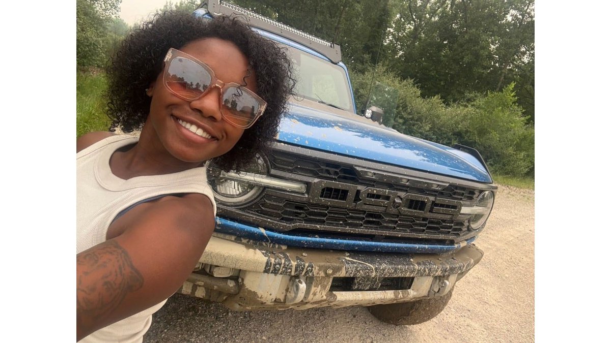 FordCareers's tweet photo. Ever thought off-roading was only for the pros? 

Ford interns swapped their desks for dirt, putting our vehicles to the test! Check out their adventure and discover #FordEngineering in action! 

🔗 https://t.co/UfFLdyeiiY 

#WeAreFord #FordIntern #OffRoading #BlueCruise https://t.co/h6DqkOcn8K