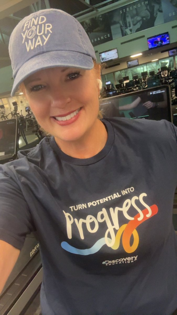 JenWomble's tweet photo. Loving #TechTshirtTuesday with @EduGuardian5 &amp; @fit_leaders community!
Check out @Wayfinder +
@DiscoveryEd 
Live Better
Lead Better
#Grateful #wellness #fitleaders #edleaders #youmatter
#FindYourWay
 @fetc @DA_magazine 
#BOYCOTTAVERAGE
#edtech #edleaders https://t.co/GMWuJL3vLj