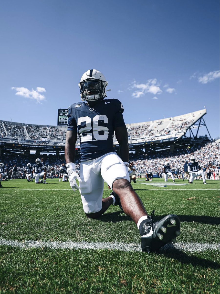 nickcarroll912's tweet photo. Blessed and thankful to receive an offer from @PennStateFball 🙏🏾🙏🏾 
@ToombsFootball1 @CoachBMart https://t.co/qdEuR5RuIu