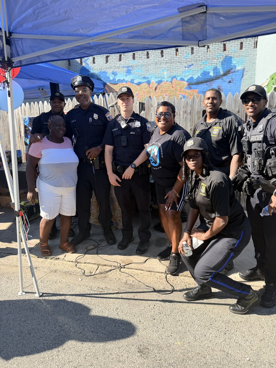 PPD18Dist's tweet photo. Thank you to everyone who came out, and a special thank you to Ms. Patti for helping make the evening a success. Together, we’re building stronger relationships and safer neighborhoods—one conversation at a time.

#PhillyNNO2026 #NationalNightOut #PPD18thDistrict https://t.co/Xg57jVHnyD