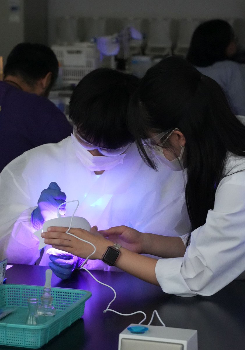 setsunan_pharm's tweet photo. 摂南サイエンスキャンプを実施しました！
薬学部「目で見るノーベル化学賞～目指すは未来の研究者！化学で光る化合物を合成しよう～」を実施😊

✨摂南サイエンスキャンプ✨
総合大学である摂南大学の特色を活かし、 中高生に科学実験・観察・ものづくりを体験してもらう科学教育プロジェクトです！ https://t.co/SzznYiFwQv