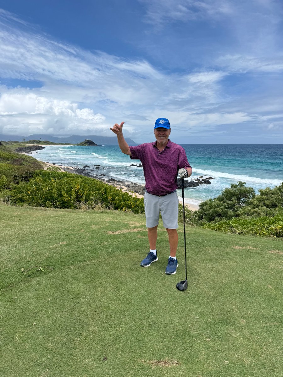 91Butch's tweet photo. Aloha from Hawaii 
It’s great golf weather and some challenging golf courses https://t.co/b4Tf75sMV8