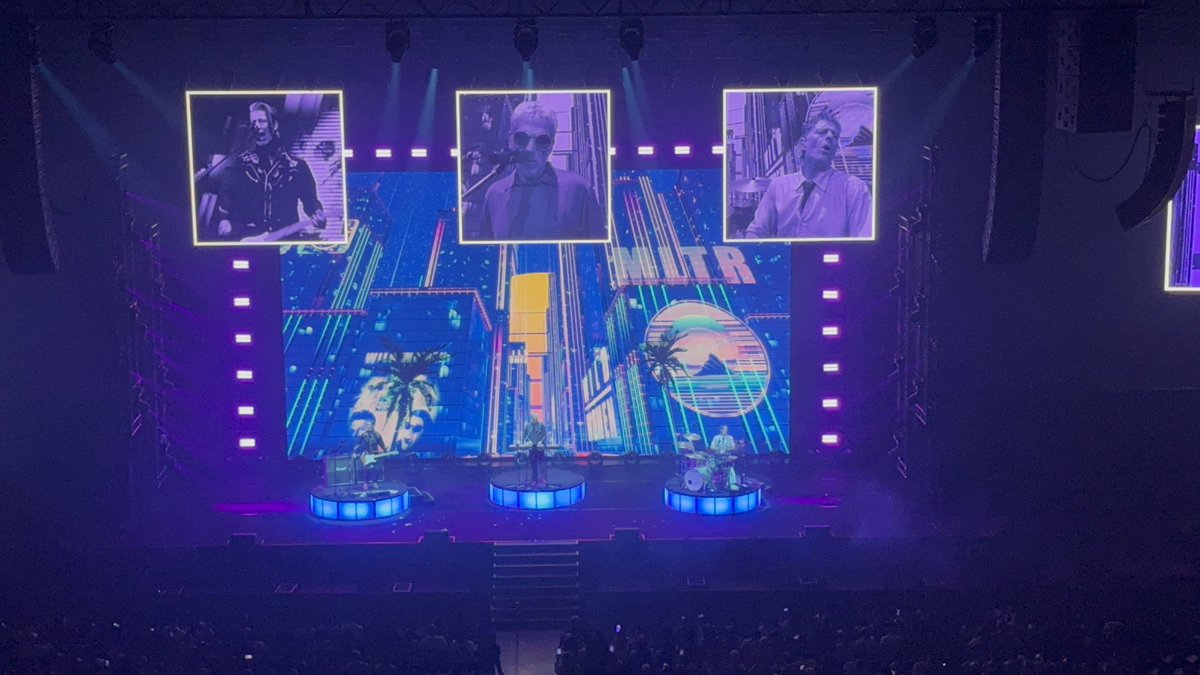 cherlydai's tweet photo. Last month, I went to Kaohsiung to watch @OFFICIALMLTR and it was awesome! I think it was also my first pop concert, too! https://t.co/40RwT9DHYE