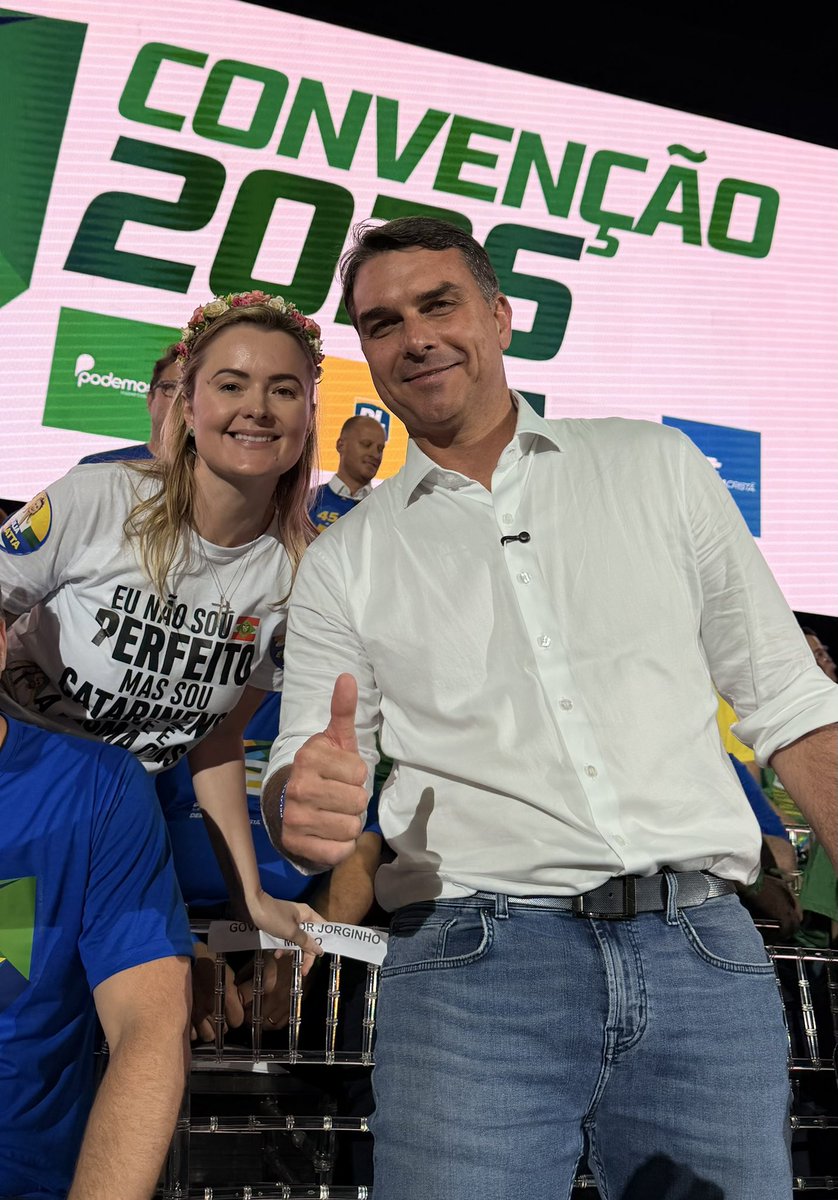 apropriajulia's tweet photo. Amanhã, dia 5 de agosto, às 11h Flávio anunciará quem irá compor com ele na chapa como vice-presidente 🇧🇷 @flaviobolsonaro https://t.co/KtZ20ENMkk