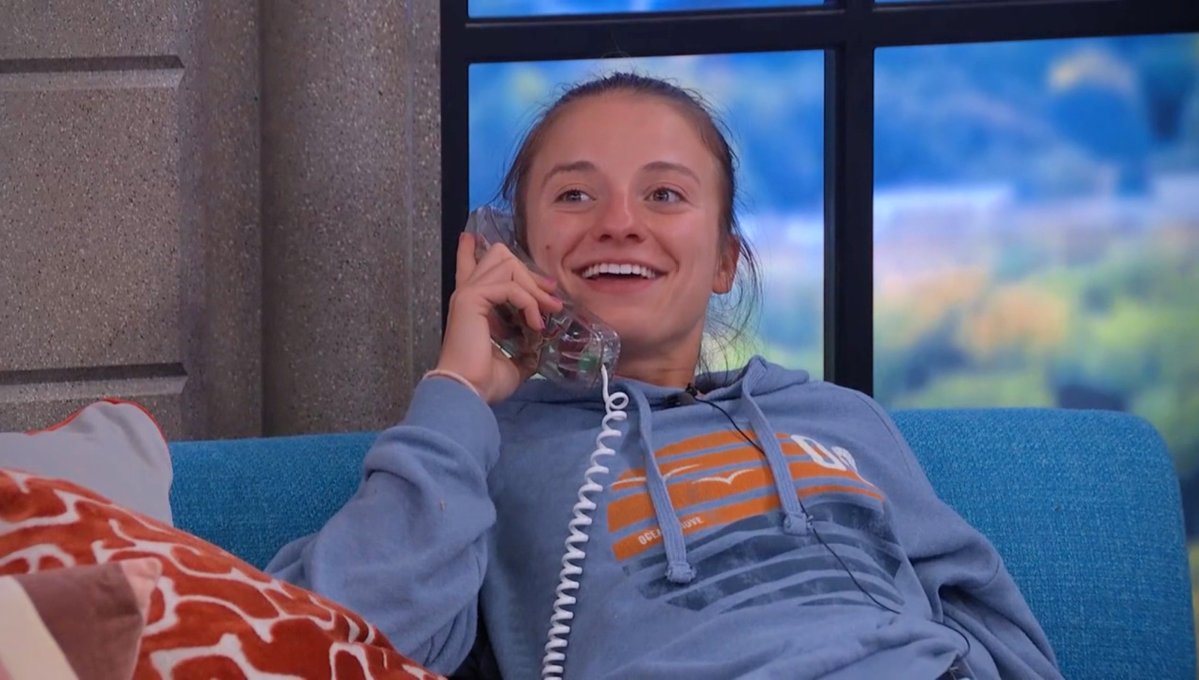 89razorskate20's tweet photo. ⏳WEEK 4, REPOST &amp; LIKE If You’re Team MALLORY! #BB28 https://t.co/nt8rUXXkoe