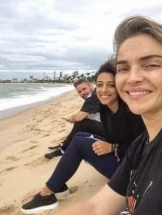 oxentepipoca's tweet photo. Alice Carvalho dedicou o seu prêmio à Titina Medeiros, que pagou o transporte para que à atriz chegasse até a audição de Cangaço Novo. 

Titina faleceu em janeiro deste ano em decorrência de um câncer no pâncreas. https://t.co/caDYjn1W9Q
