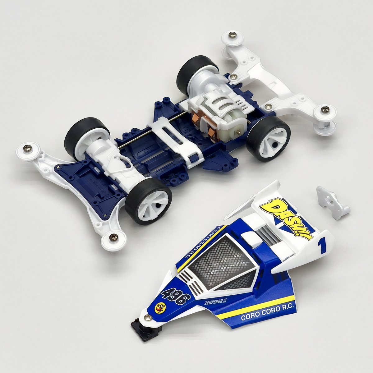 mini4wd's tweet photo. レーサーミニ四駆40周年記念モデル「ゼンペラー3 ポリカボディスペシャル」は強度と拡張性を追求したVZシャーシを採用🏁軽量ポリカボディで、走りにもこだわったスペシャルマシンです。8月8日(土)ごろ発売 #ミニ四駆 https://t.co/J7661et2iH