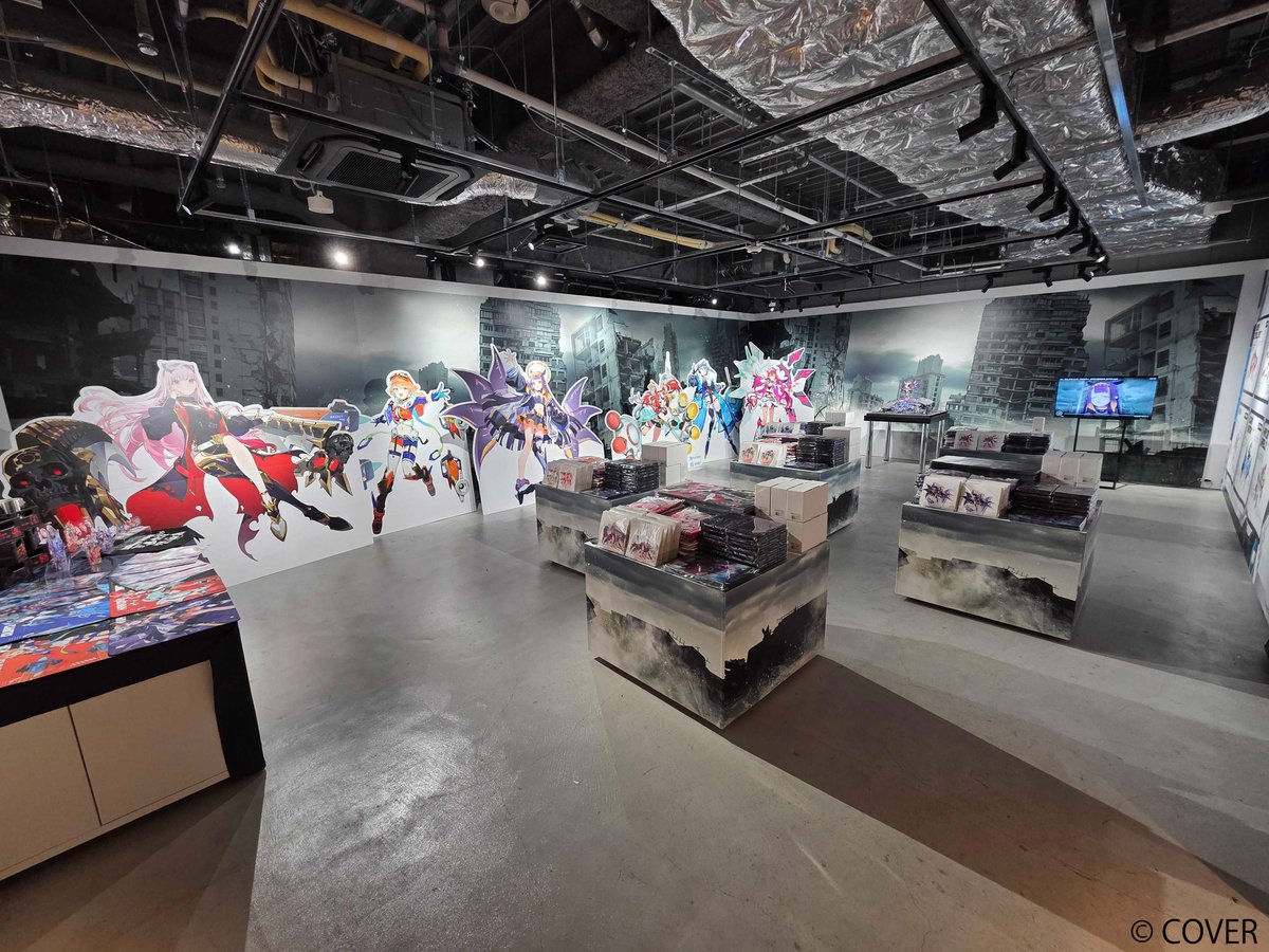 AXGRIT's tweet photo. 📣 本日よりOPEN 📣
AXGRIT 第5弾『#ホロライブEnglish -Myth-＆-Promise-』POP UP SHOPが、京都IP書店にて遂に本日より開催‼️

Anti × Gravity Unitを身にまとった6人のスタイリッシュなグッズが店頭にズラリと並んでいます✨
京都からの新規追加グッズや、「#一伊那尓栖」のフィギュア展示も必見です…👀
この夏はぜひ京都IP書店でAXGRITの世界観を体感してください！

▶開催期間：8月5日(水)〜9月1日(火)
▶会場：京都IP書店

🔗詳細はこちら：
https://t.co/1IAp0x5Oef

#AXGRIT #holoMyth #holoPromise #IP書店 #デザインココ