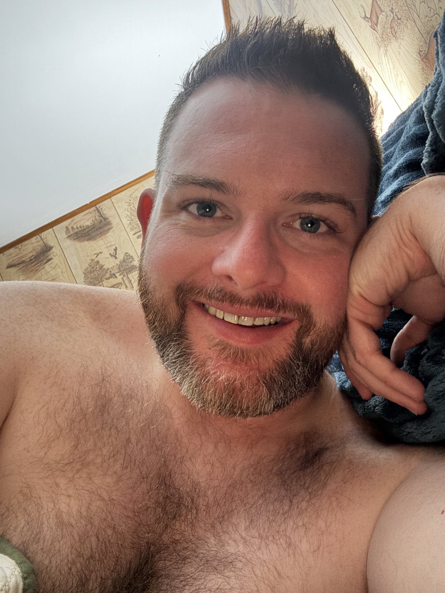 RichUndone's tweet photo. Just me checking in. 🐻

Hope today gave you at least one reason to smile. https://t.co/nO0uGjnxcj