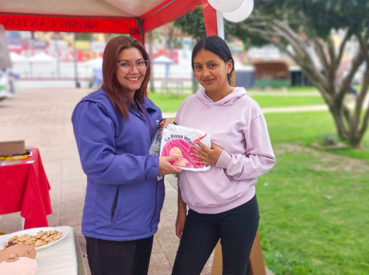 InfanciaEc's tweet photo. 🤱Continuamos con más actividades por la Semana Mundial de la #LactanciaMaterna.
📍 En Azuay desarrollamos la feria interinstitucional “Unidos por una Infancia Saludable”; en Chimborazo realizamos una capacitación sobre la importancia de la lactancia materna. https://t.co/GvBZOoHwPl