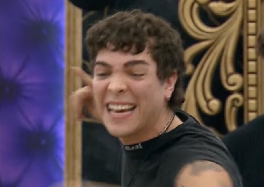 LauBufalo's tweet photo. Que CINE sería que en el liderazgo de Yipio se vaya de la casa JUANICAR, no? 

#GranHermano https://t.co/TVkrBduNXk