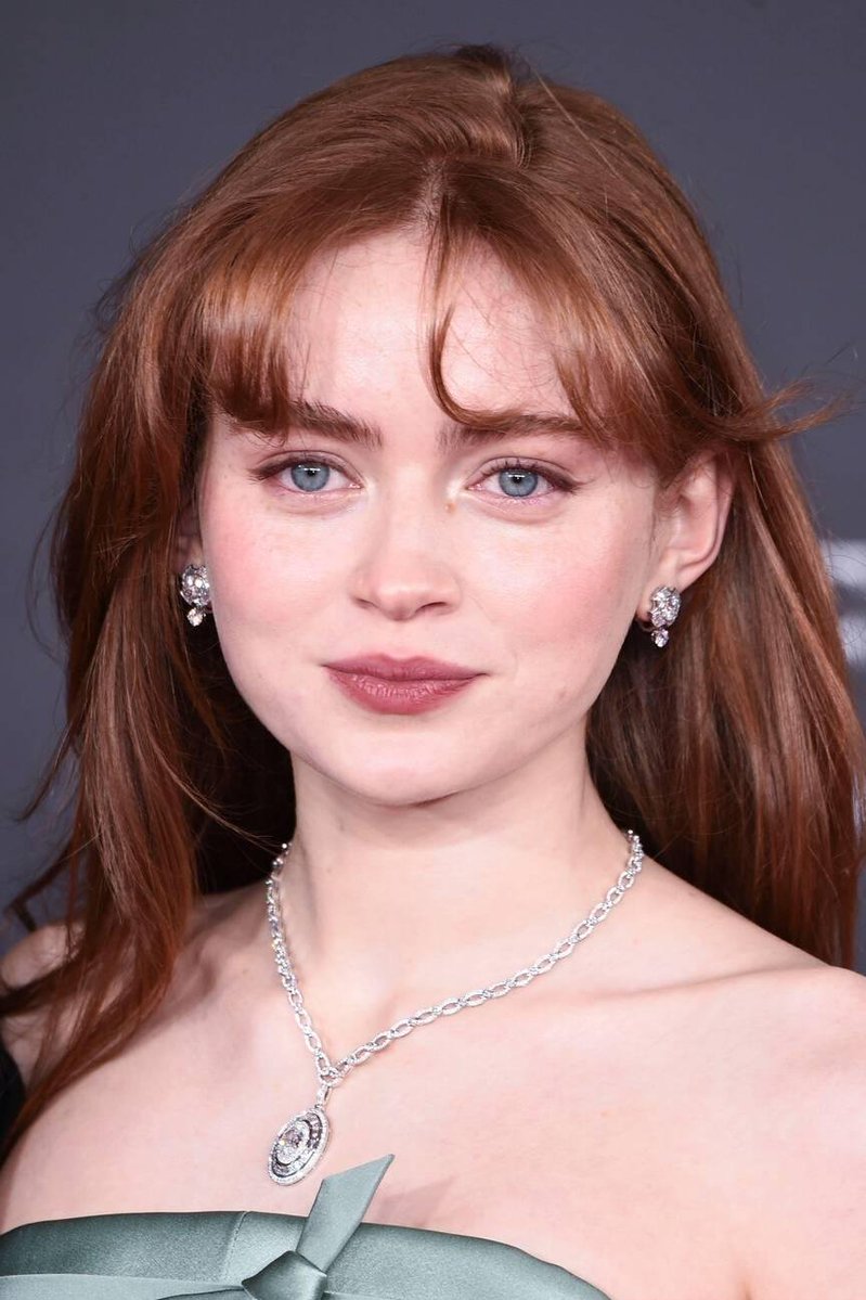 gingerpoise's tweet photo. sadie sink is just unfairly pretty https://t.co/yUPKEvBhAh