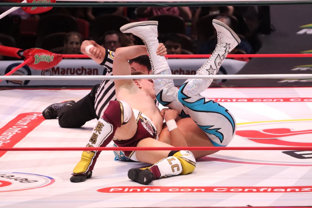 LaTijeraLucha's tweet photo. Arrancan las acciones de la “Semana Internacional del #CMLL”, de manera contundente y llevando a su rival a la cuenta de 3 #LeonCage se lleva el triunfo ante #MaxStar, faltando poco más de un minuto para el tiempo límite del match relámpago🔥
#latijeraluchalibre https://t.co/C8jDU2Lk5x