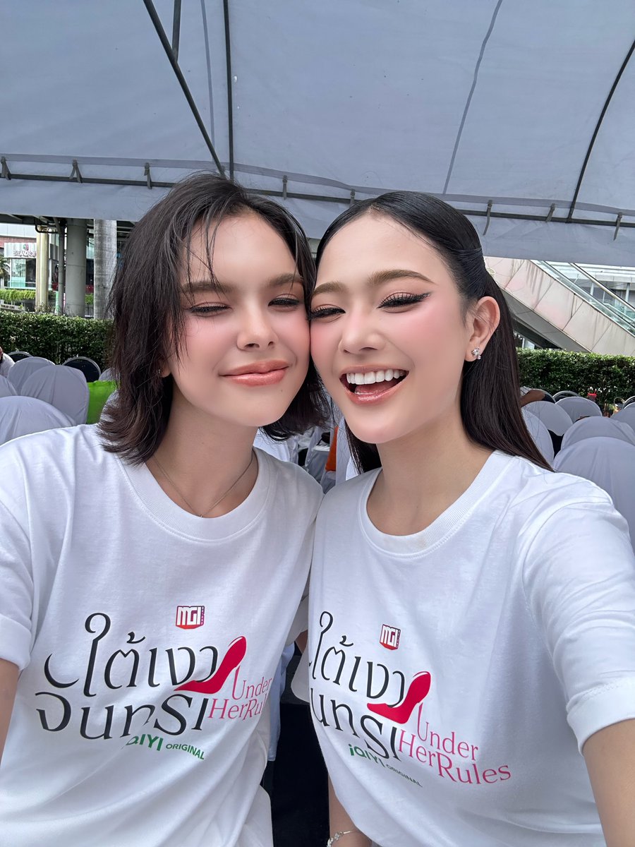UnderHerRulesTH's tweet photo. Under Her Rules Blessing Ceremony✨💖

UNDER HER RULES BLESSING 
#บวงสรวงใต้เงาจันทรา
#UnderHerRulesTheSeries
#iQIYIOriginal
#iQIYI
#MGIBeyond https://t.co/jqSS0jC5pz