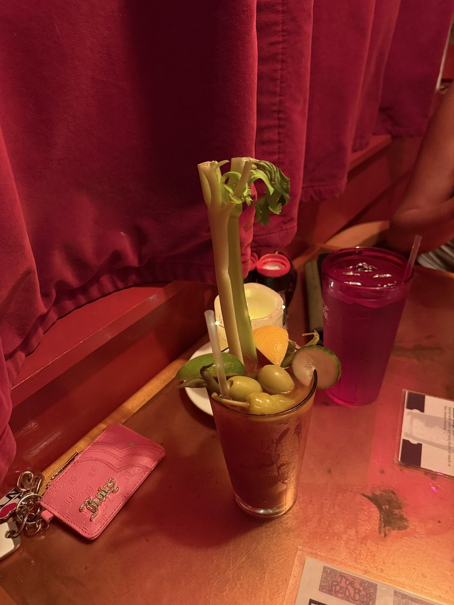 420penny69's tweet photo. My Bloody Mary. They gave me soooo many garnishes 
Having dinner w @69eileendover 😍😍😍 https://t.co/rLfM6RZcQx