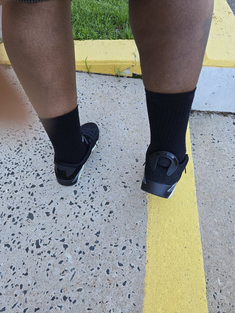 trudyspeaks's tweet photo. 👟: Wmns Jordan Retro 6 Low 'Blackout'
🧦: Kith USA
.
.
.
#inmyjs #jordandepot #jumpman23 #airjordanretros #aj6squad #jordan6squad #mjmondays #checksoverstripes #SNKRSKICKCHECK #snkrsliveheatingup #kotd #kith https://t.co/2EOWKgvipA