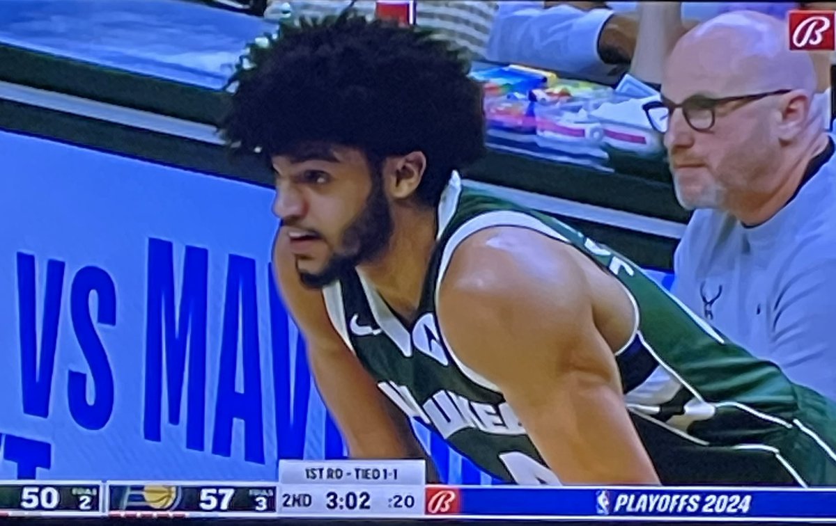 RedonaWilliams's tweet photo. @MikeAScotto @hoopshype I will miss you and will root for you when you're NOT playing the Bucks!! Do well… Doc did this! 😤🤦🏾‍♀️🤔 https://t.co/VNv1HoMbIG