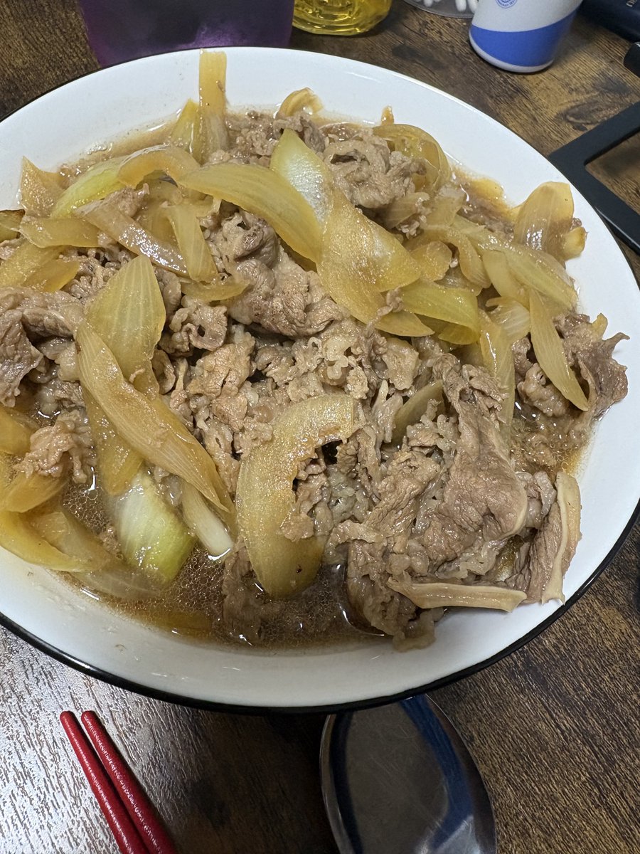 hinami_37's tweet photo. 賞味期限切れの麺つゆ使いきり牛皿 https://t.co/m6yYppQjyb