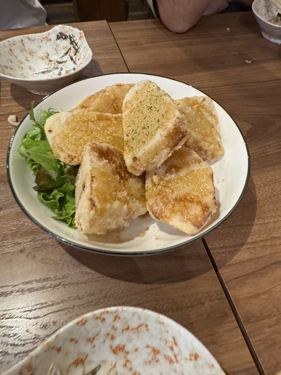 123sembokuten's tweet photo. おはようございます☀
yuーちゃんです🍏
居酒屋さんで『おでん大根の天ぷら』
初めて食べたのですが
めちゃくちゃおいしかったです😍
これからはおでんの残りを天ぷらにします✨ https://t.co/7jsIxj7GE2