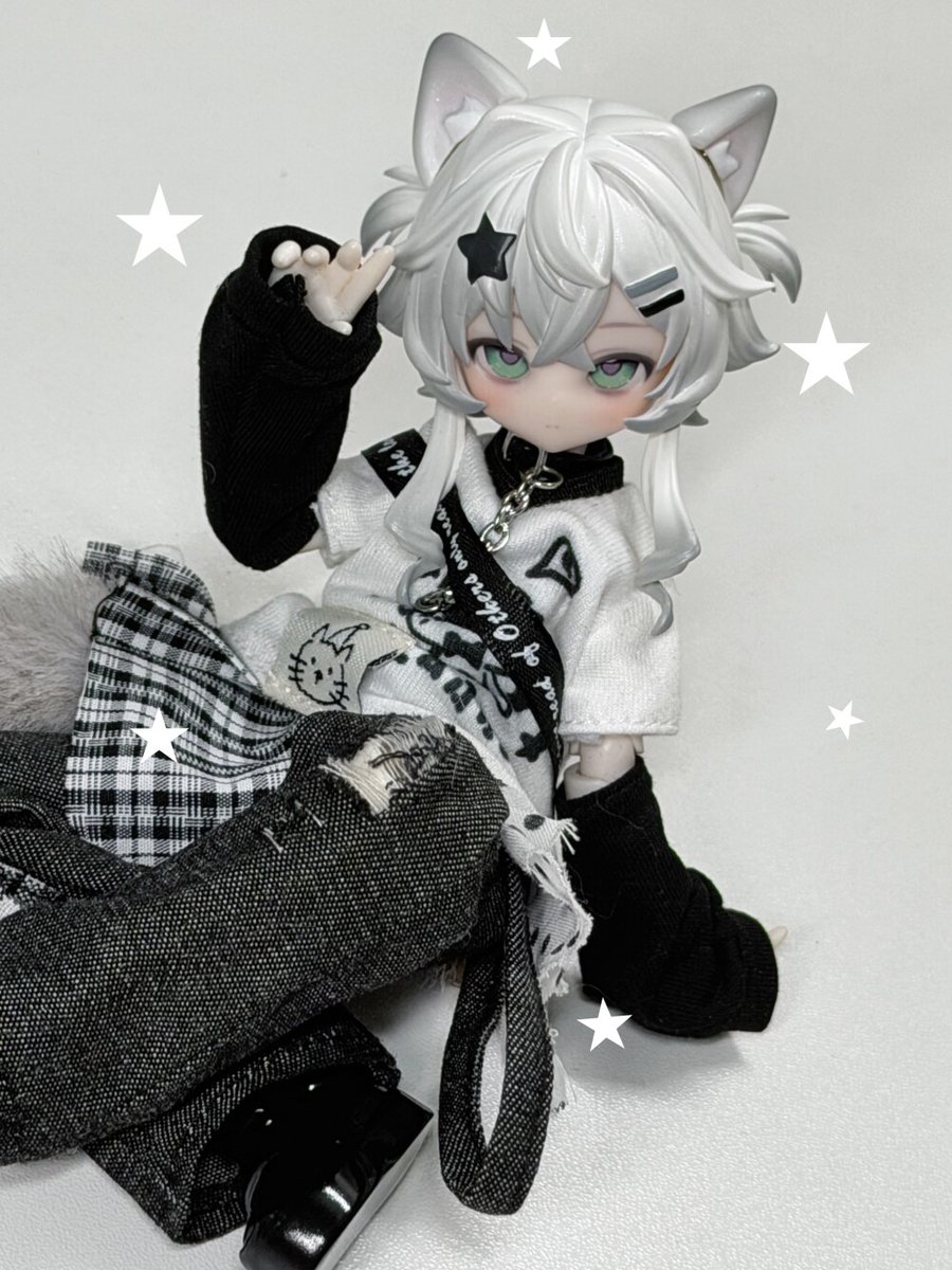 legenddollshop's tweet photo. 【Inedible Doll】#更新情報
#猫テーマ #ブラインドボックス 

🐱「ニャニャニャ次方シリーズ」
💚宇宙ネコ(啵啵酱BOBO)
🤍シルバーシェーデッド(銀斗SILVER)
💛単品(ピース)：5％OFF！
💙2種類セット：14％OFF！
❤️初回予約2026.8.18まで特典付きます！

🔗https://t.co/VMzfy9MR5Z

#bjd #legenddoll #代理購入 #ネコ #猫