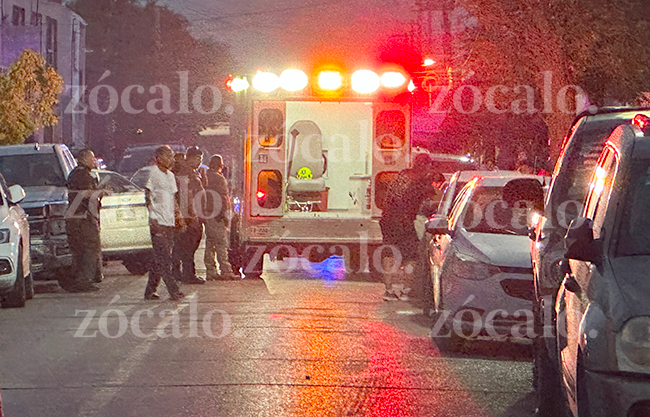 CarlosHidalgoo's tweet photo. Arma gringo en #Saltillo masacre y  mata a 3 personas 

Un ataque armado a manos de un estadounidense deja a tres personas sin vida y una lesionada grave con un impacto de bala en la cabeza trasladada a la clínica 2 del IMSS.
